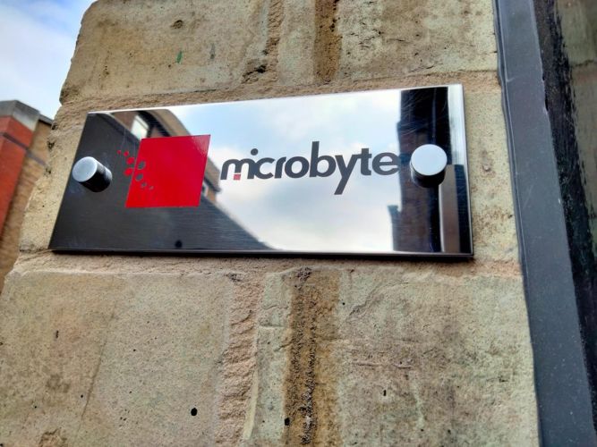 Metal plaque_Microbyte (1)-min