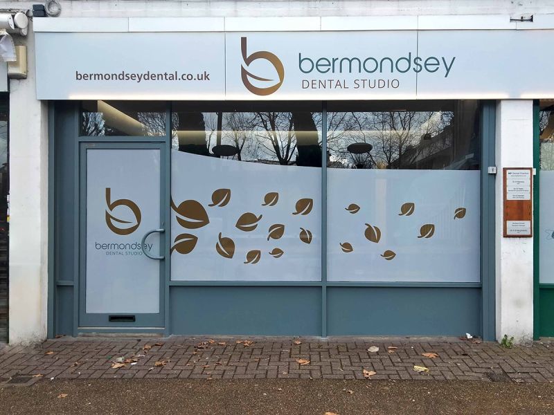 Shop facade_Bermondsey dental-min