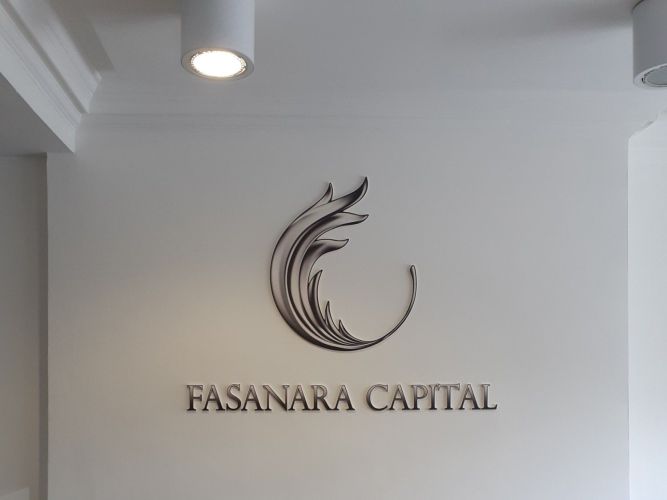 retail-signage-Vinyl-Sign-Studio