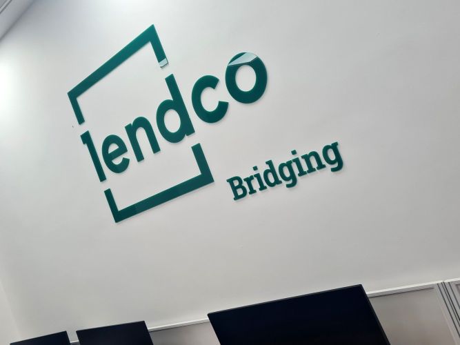 retail-signage-Vinyl-Sign-Studio