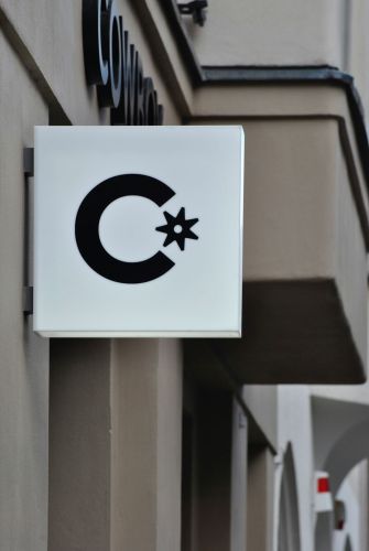 annina-maria-eBKiAXbLHwY-unsplash-min